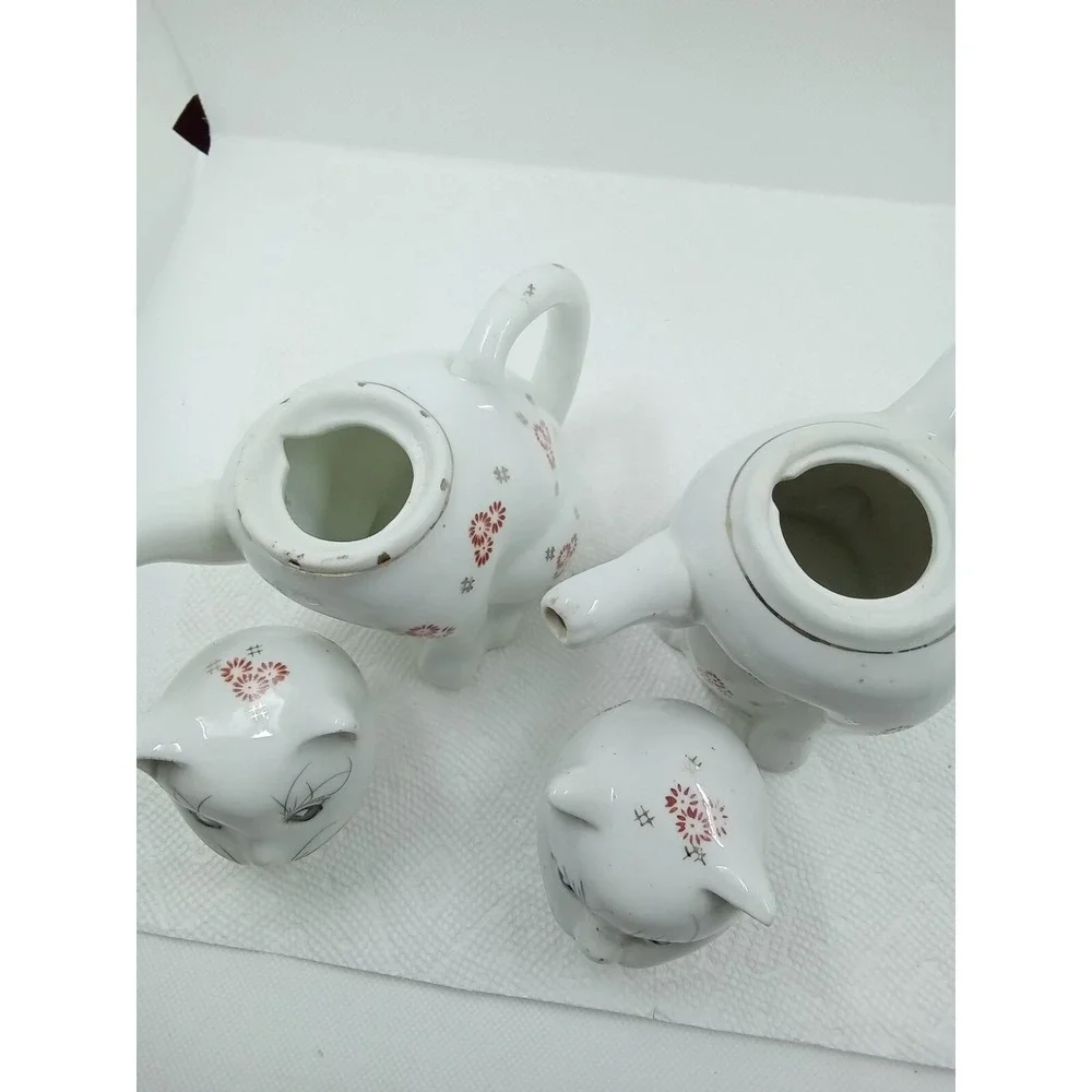 Lucky Cat Teapot‎ & Creamer